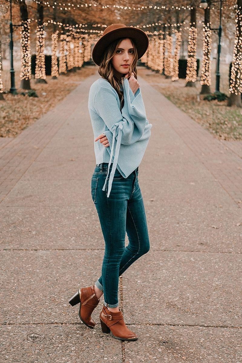 Click through to shop this outfit and read about my blogging goals for 2018.
